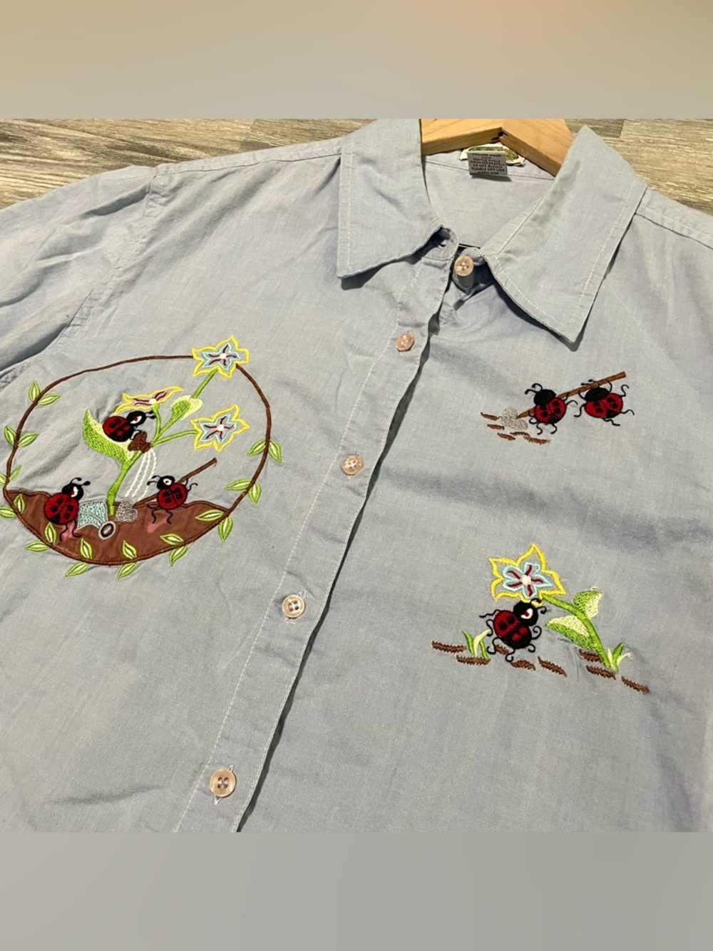 Collections Etc Embroidered Ladybug Garden Button-Up Shirt Womens Top M Cottage